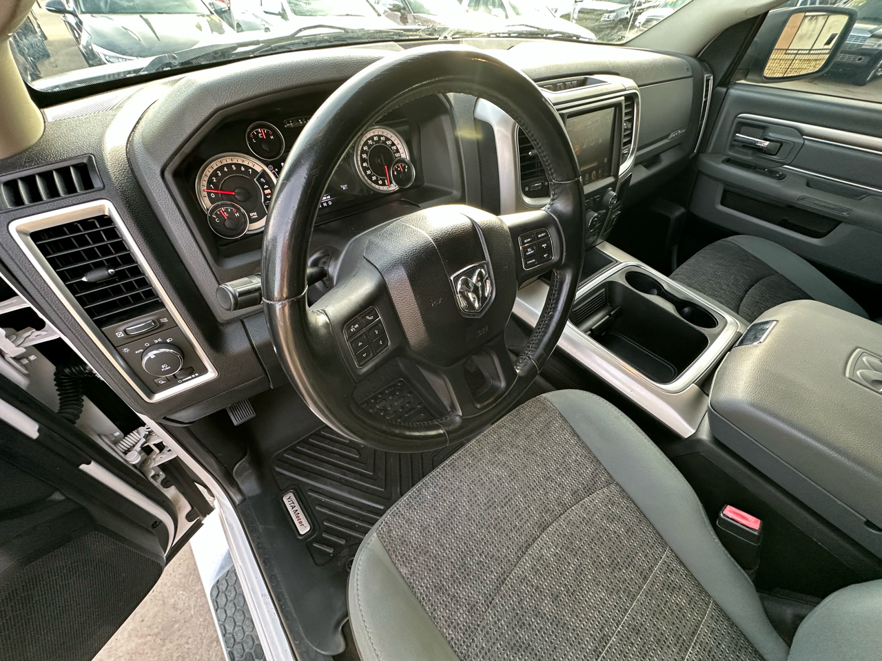 RAM 1500 2WD Crew Cab 140.5" Lone Star 2016