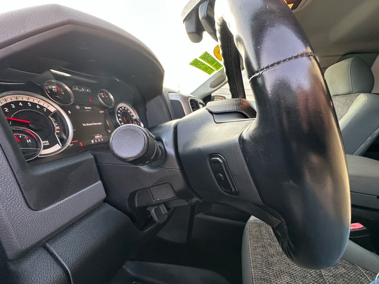 RAM 1500 2WD Crew Cab 140.5" Lone Star 2016