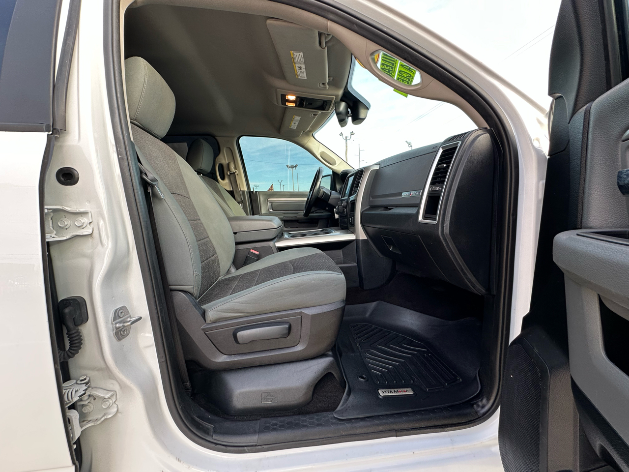 RAM 1500 2WD Crew Cab 140.5" Lone Star 2016