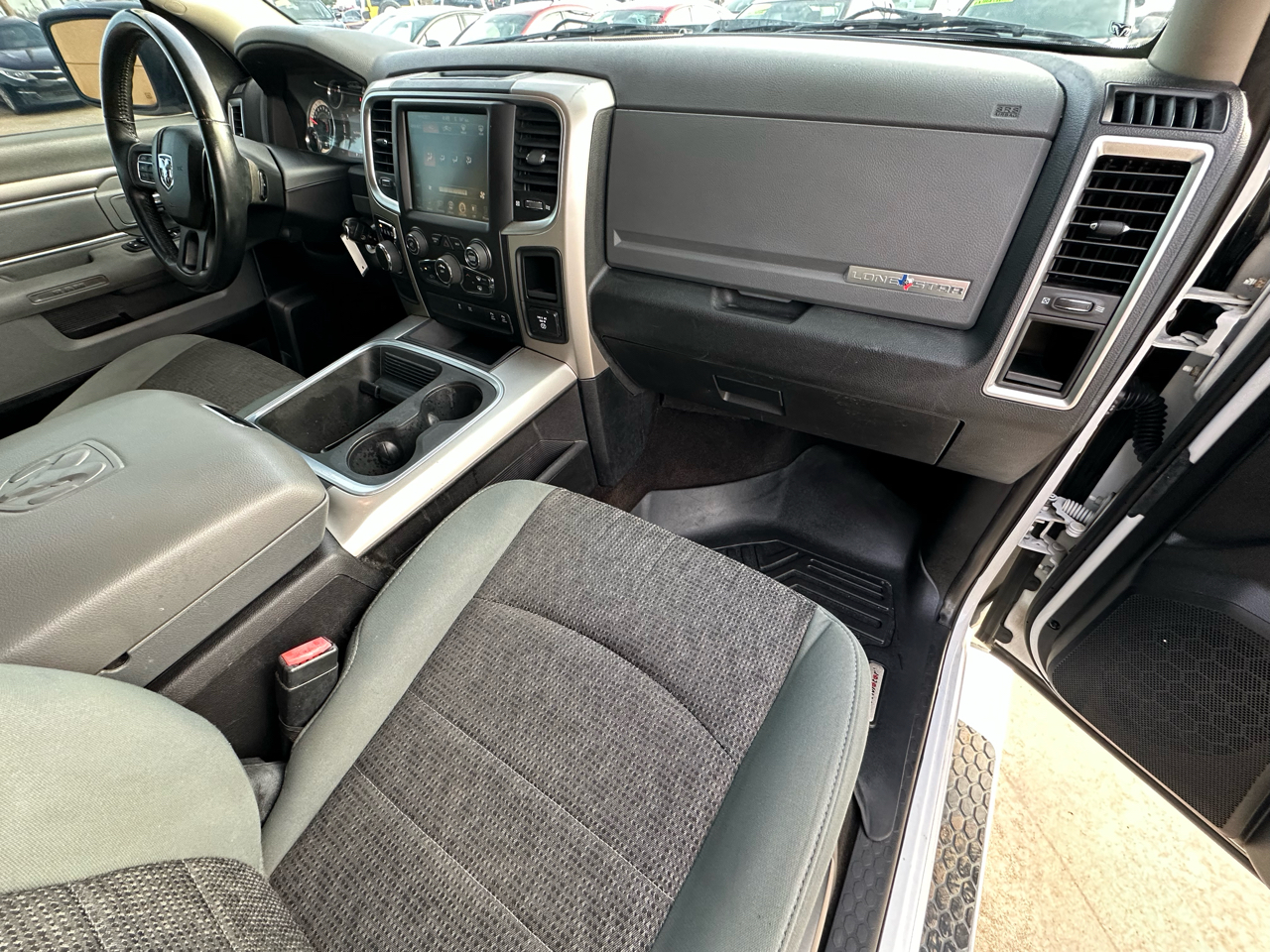 RAM 1500 2WD Crew Cab 140.5" Lone Star 2016