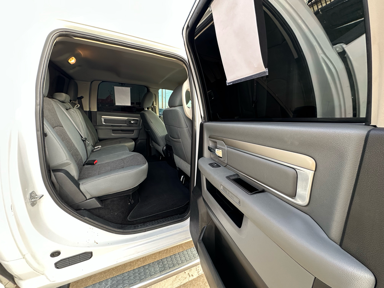 RAM 1500 2WD Crew Cab 140.5" Lone Star 2016