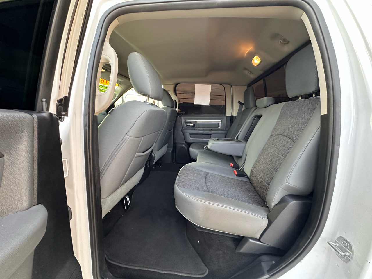 RAM 1500 2WD Crew Cab 140.5" Lone Star 2016