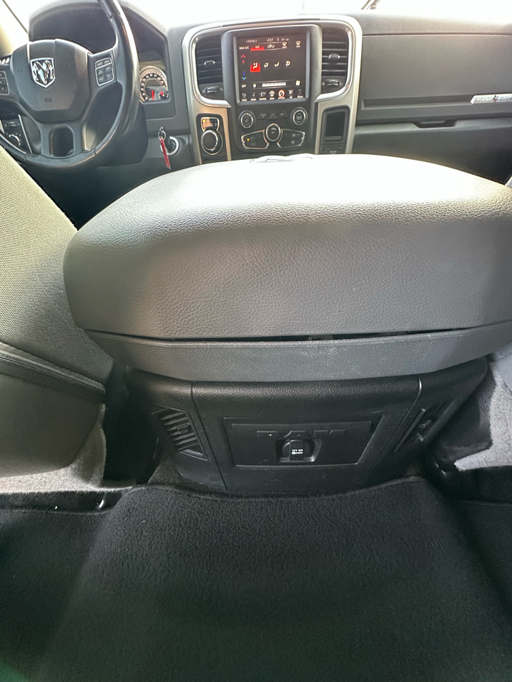 RAM 1500 2WD Crew Cab 140.5" Lone Star 2016