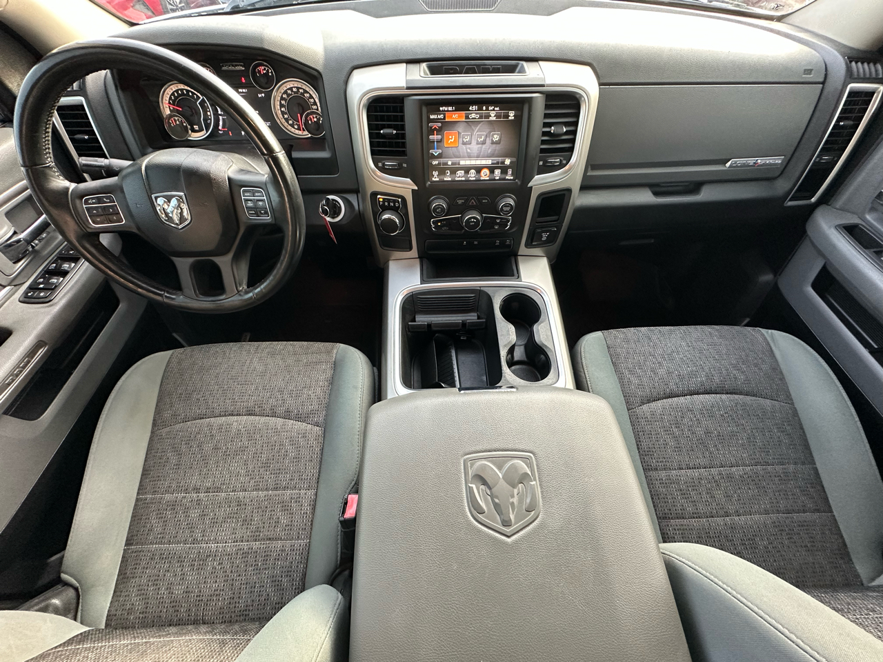 RAM 1500 2WD Crew Cab 140.5" Lone Star 2016