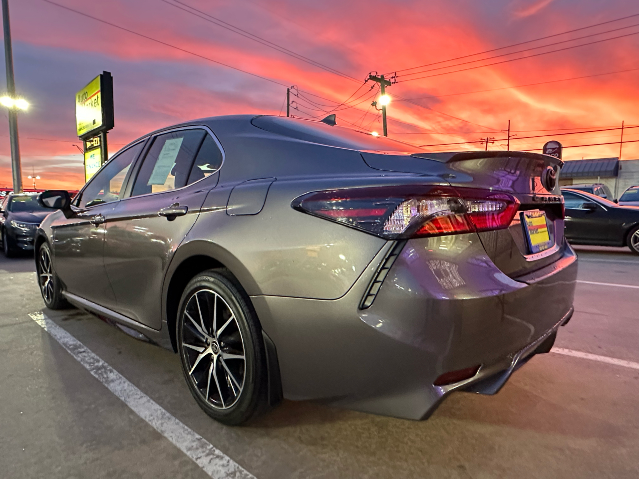 Toyota Camry SE Auto (Natl) 2023