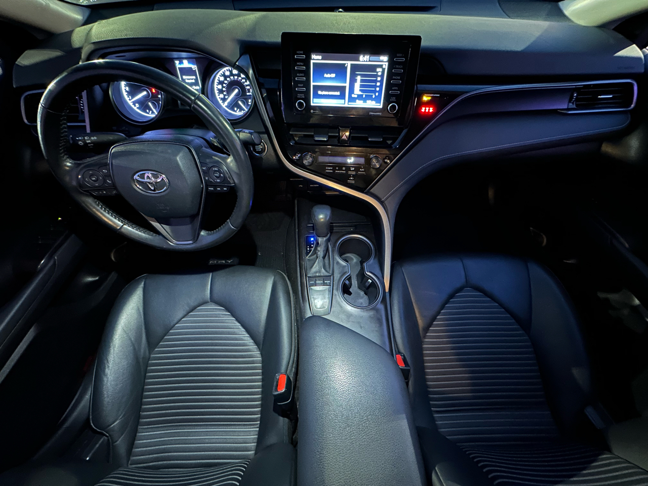 Toyota Camry SE Auto (Natl) 2023