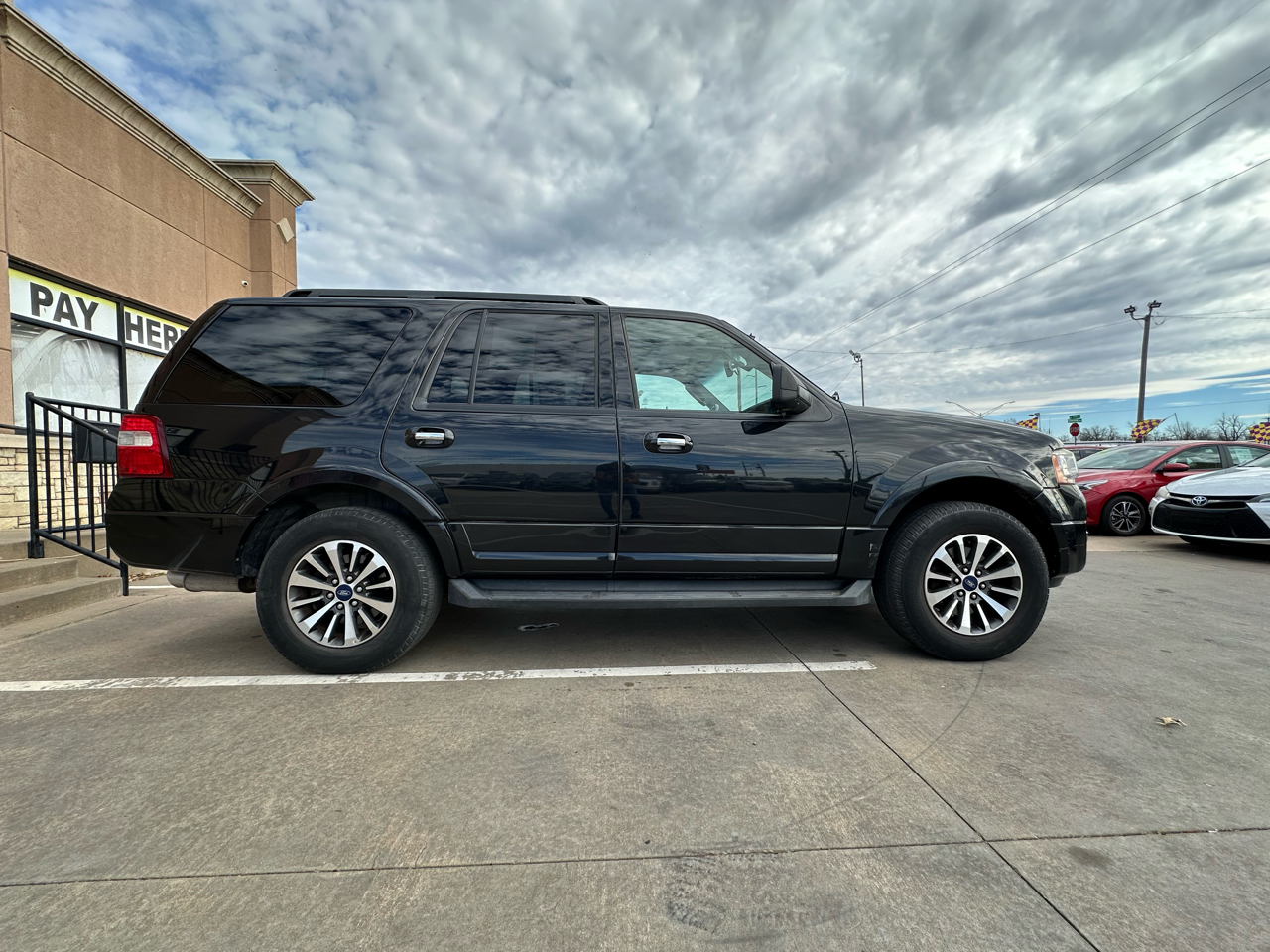 Ford Expedition 2WD 4dr XLT 2015