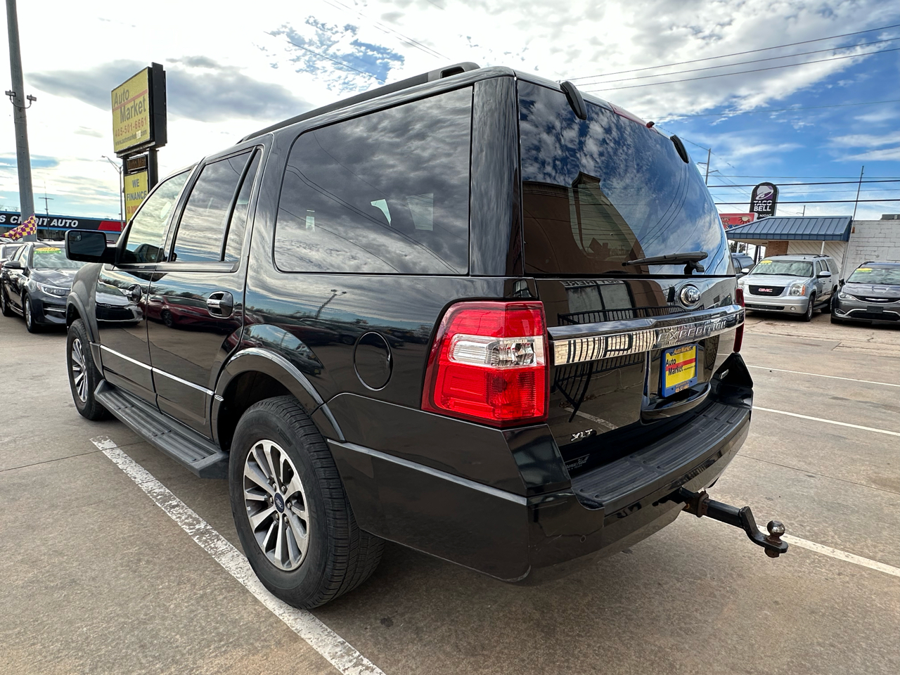 Ford Expedition 2WD 4dr XLT 2015