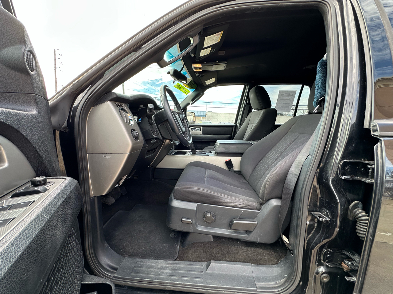 Ford Expedition 2WD 4dr XLT 2015