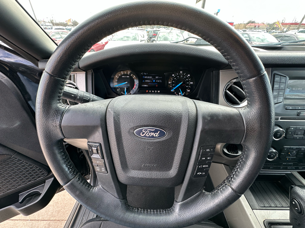 Ford Expedition 2WD 4dr XLT 2015