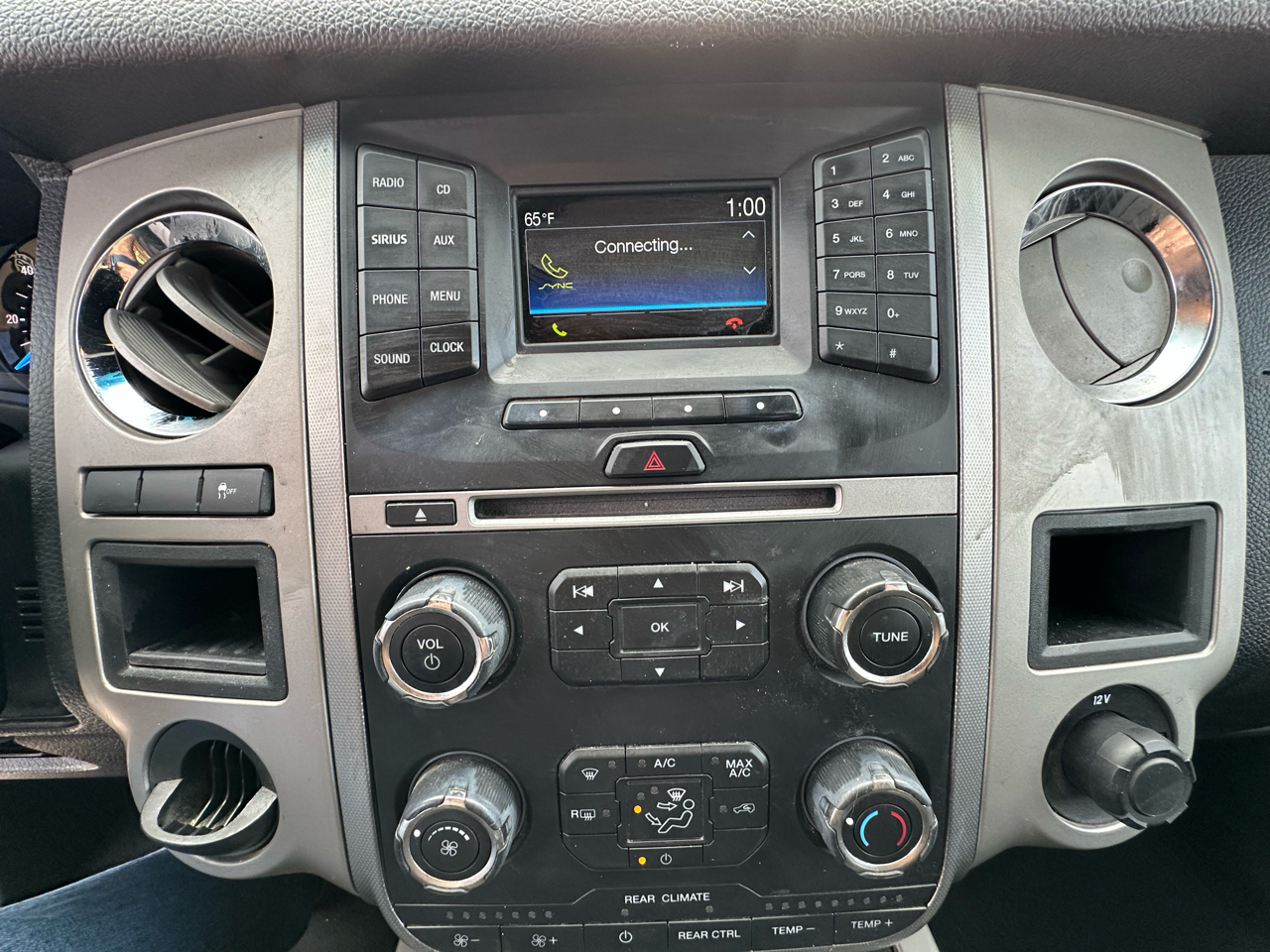 Ford Expedition 2WD 4dr XLT 2015