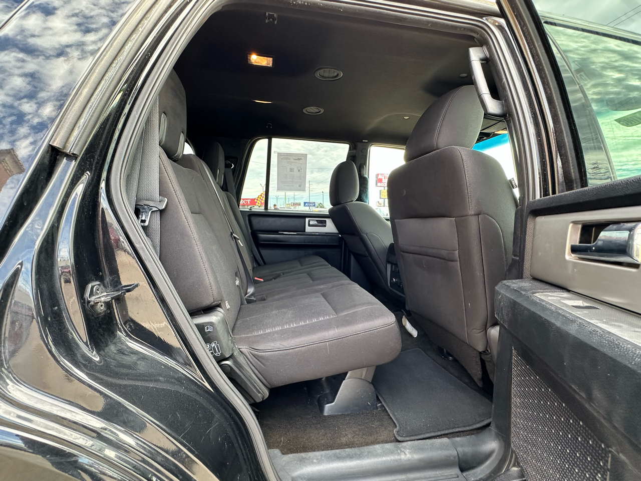 Ford Expedition 2WD 4dr XLT 2015