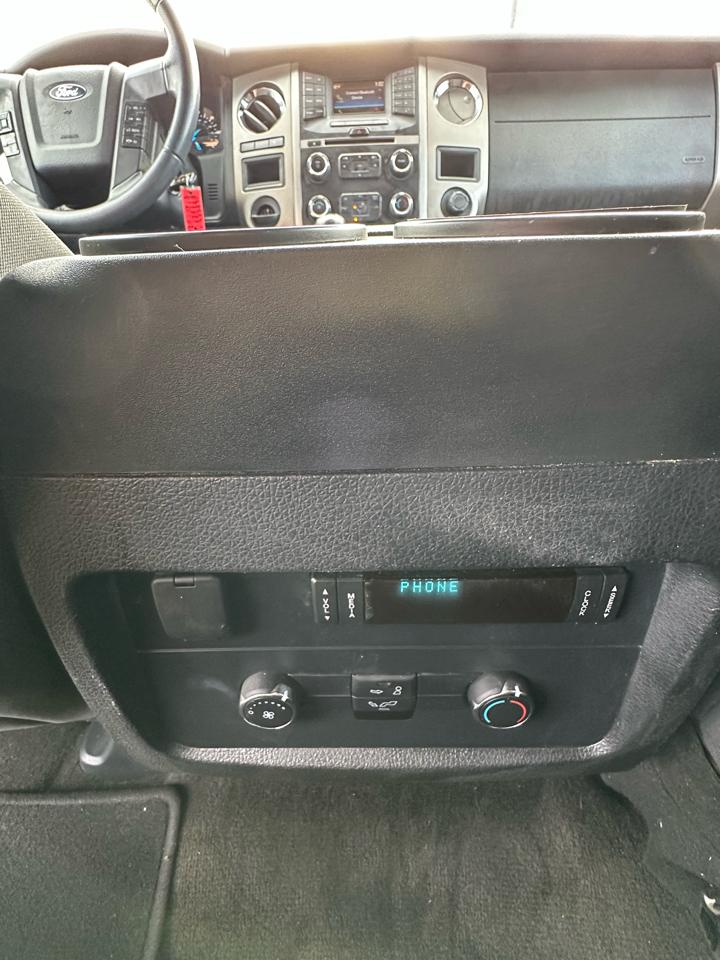 Ford Expedition 2WD 4dr XLT 2015