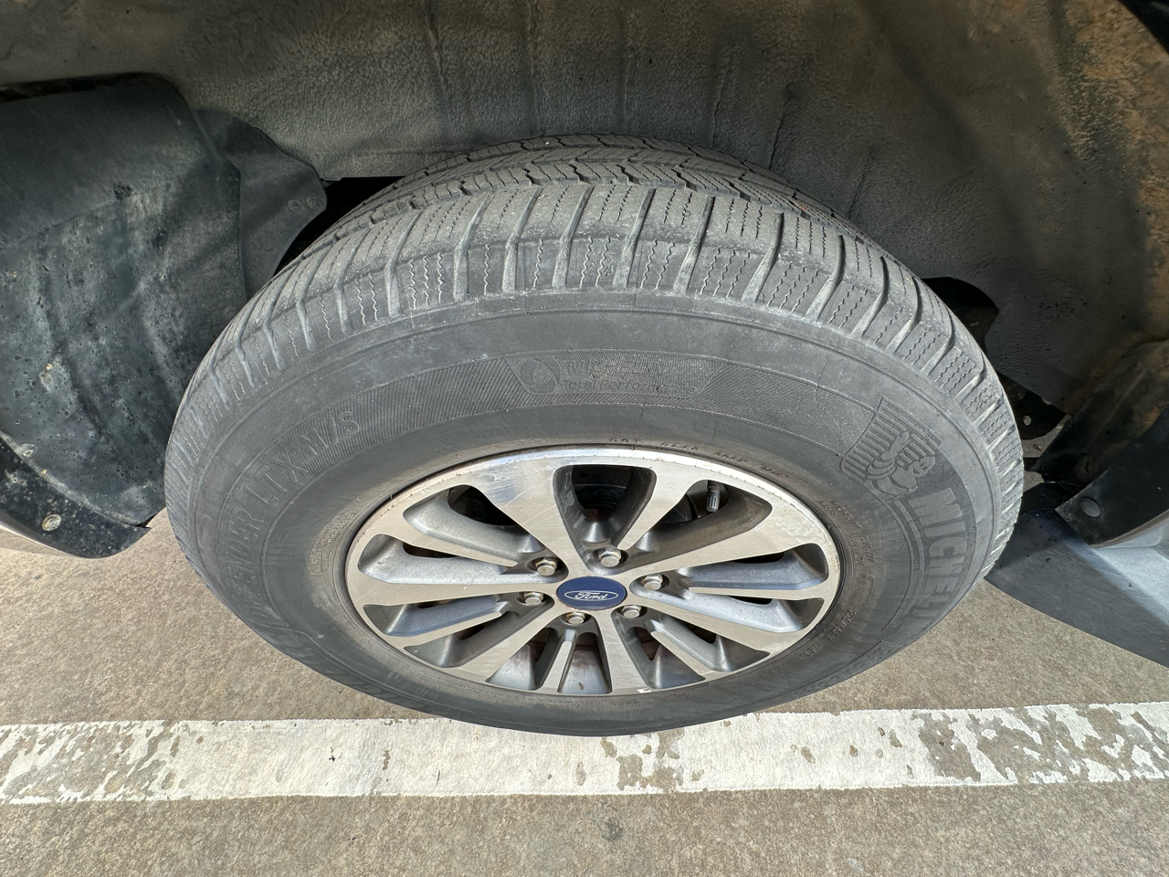 Ford Expedition 2WD 4dr XLT 2015