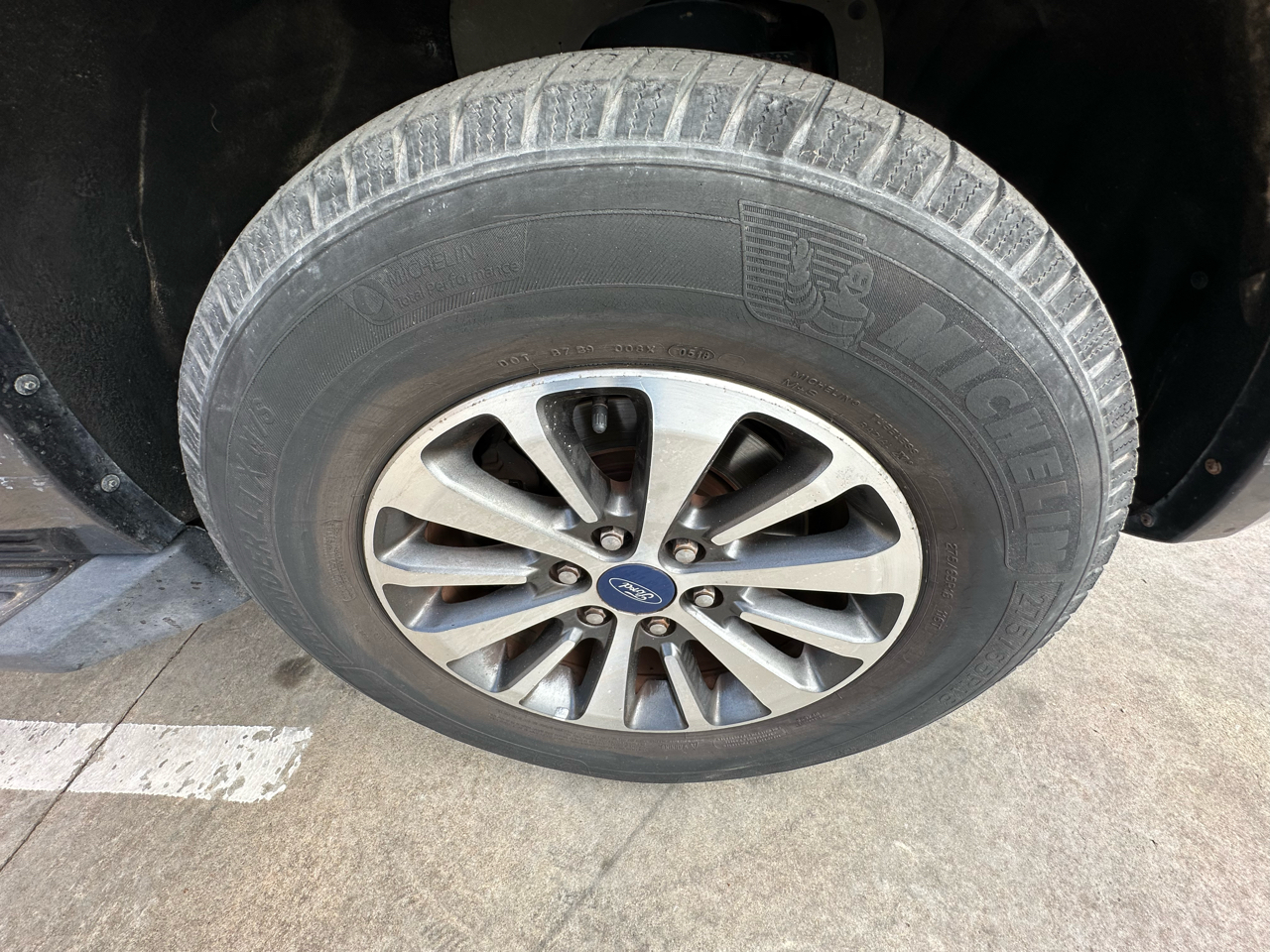 Ford Expedition 2WD 4dr XLT 2015