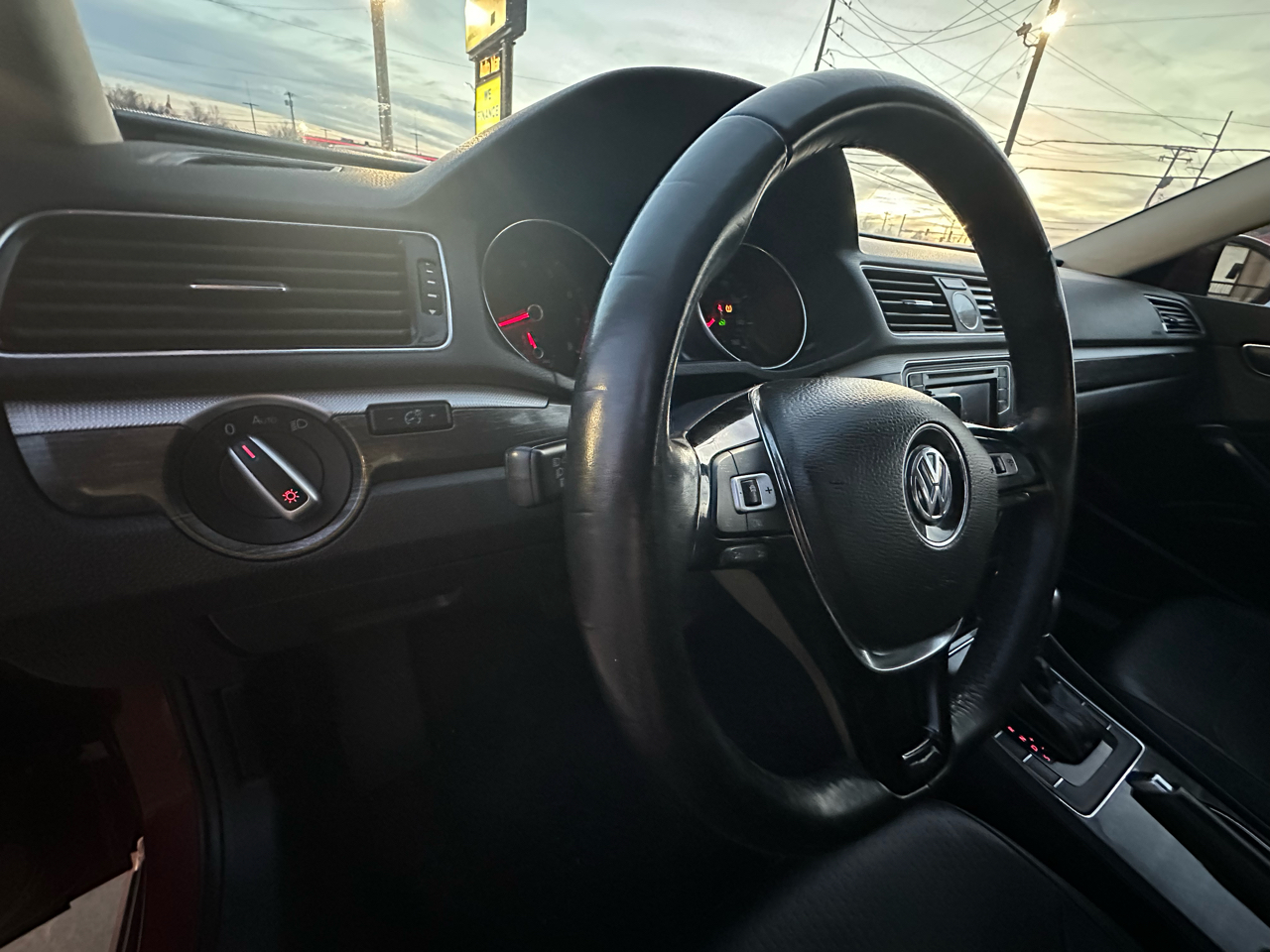 Volkswagen Passat 4dr Sdn 1.8T Auto SE 2016