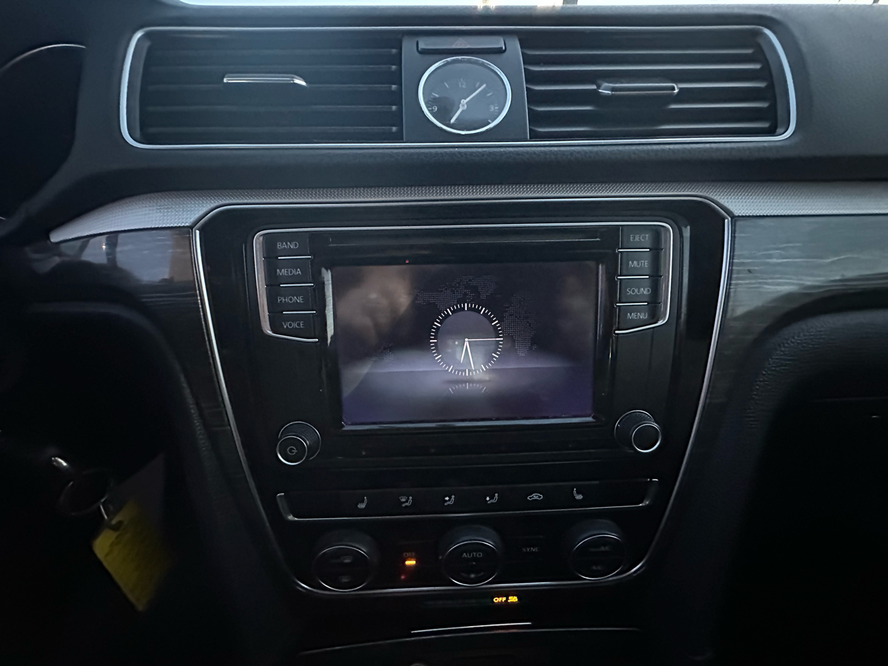 Volkswagen Passat 4dr Sdn 1.8T Auto SE 2016