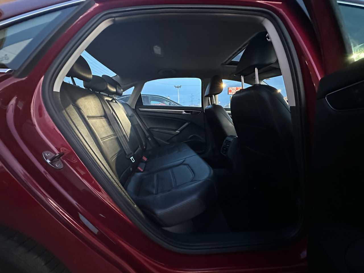 Volkswagen Passat 4dr Sdn 1.8T Auto SE 2016