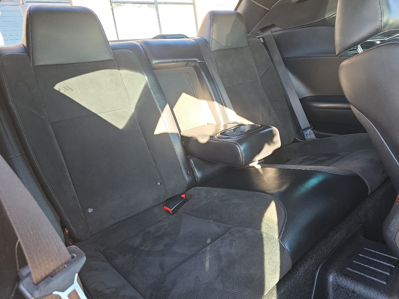 Dodge Challenger 2dr Cpe R/T Plus 2015