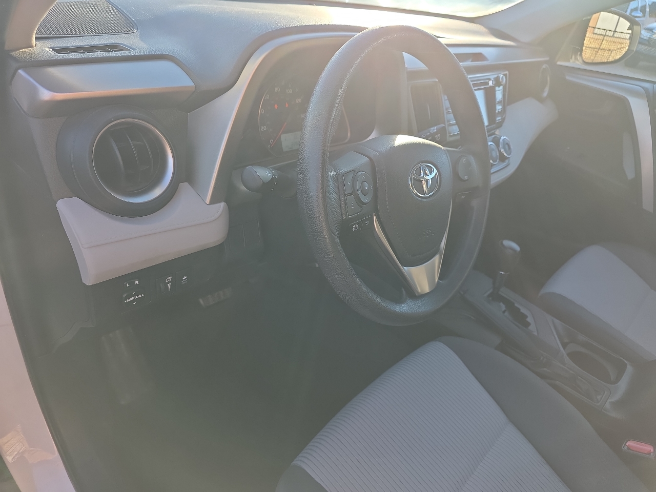 Toyota RAV4 FWD 4dr LE (Natl) 2015