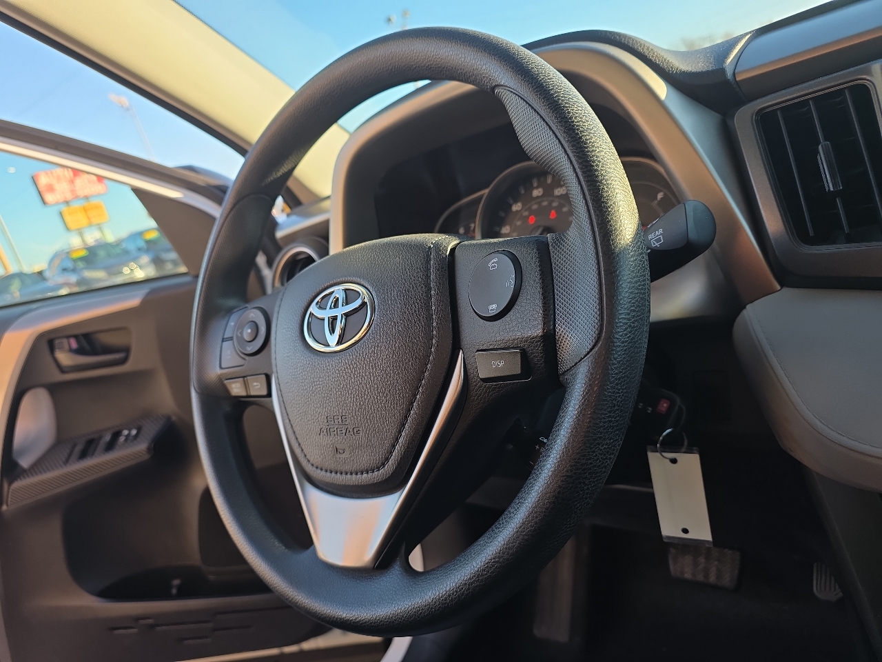Toyota RAV4 FWD 4dr LE (Natl) 2015