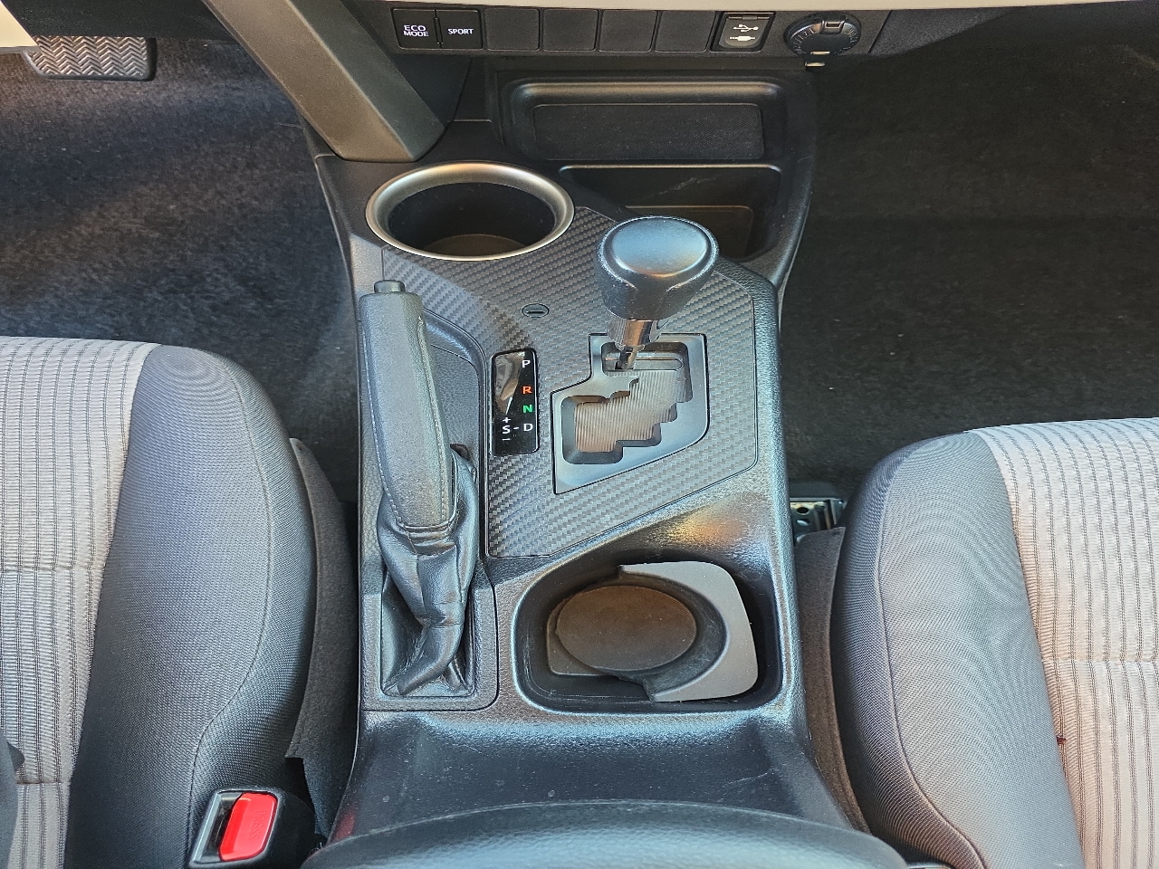 Toyota RAV4 FWD 4dr LE (Natl) 2015