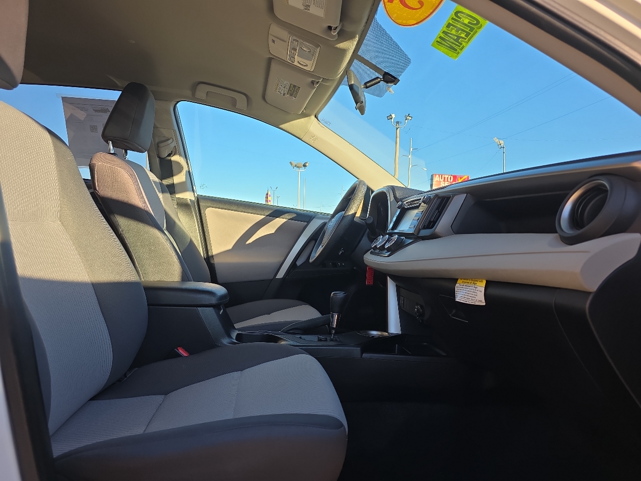 Toyota RAV4 FWD 4dr LE (Natl) 2015