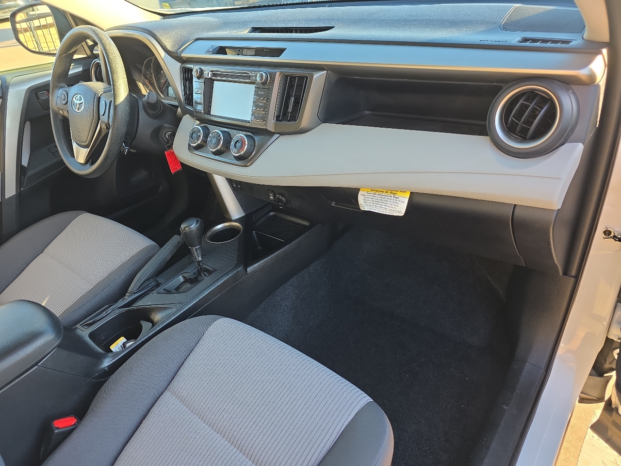 Toyota RAV4 FWD 4dr LE (Natl) 2015