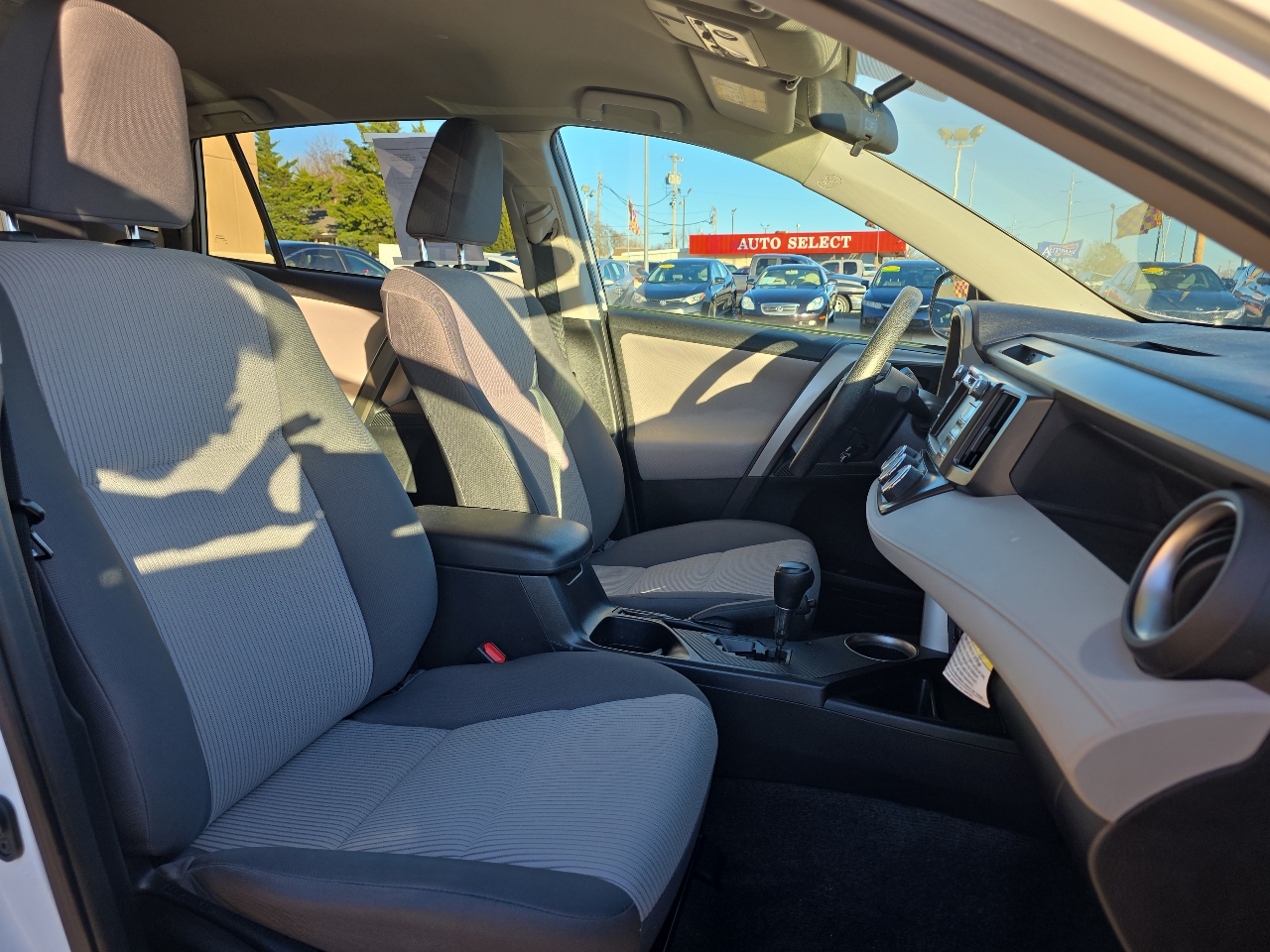 Toyota RAV4 FWD 4dr LE (Natl) 2015