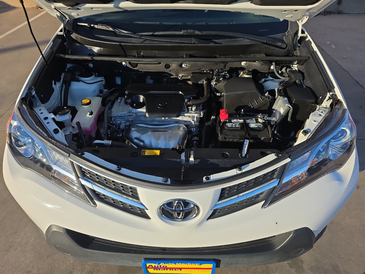 Toyota RAV4 FWD 4dr LE (Natl) 2015