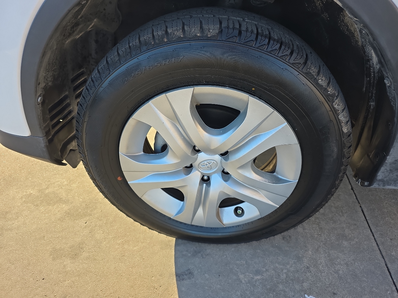 Toyota RAV4 FWD 4dr LE (Natl) 2015