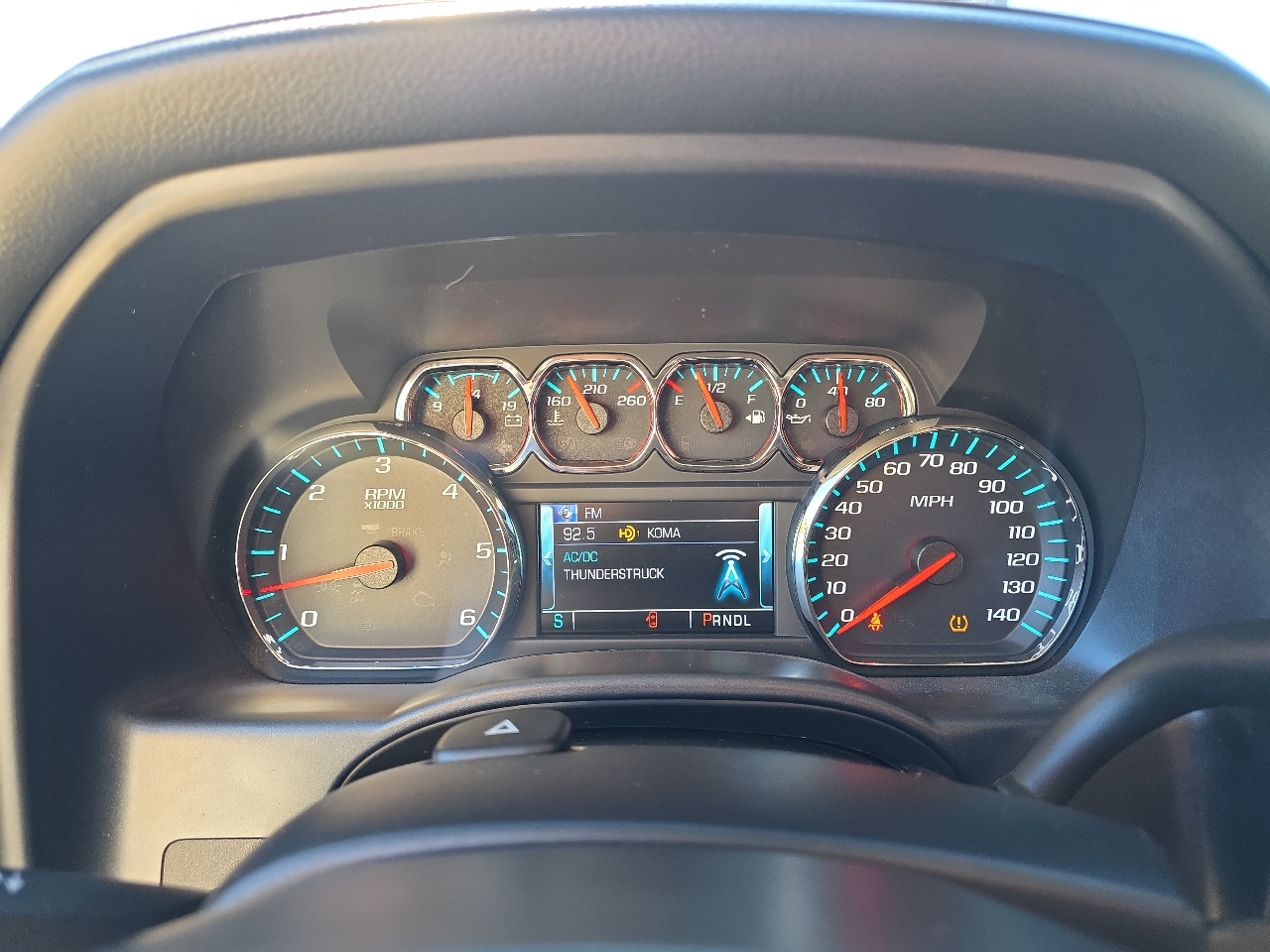 Chevrolet Silverado 1500 2WD Crew Cab 143.5" LTZ w/1LZ 2017