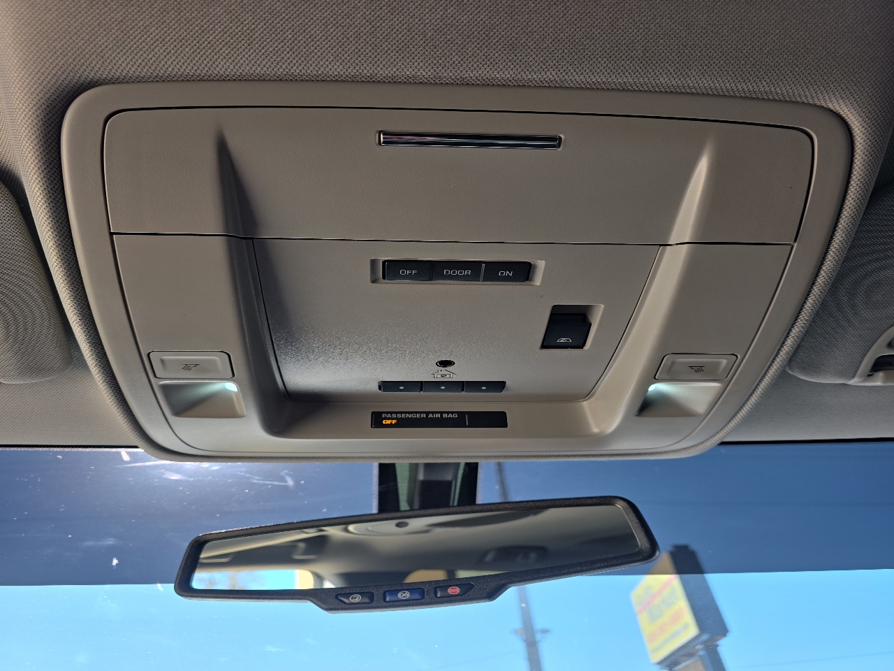 Chevrolet Silverado 1500 2WD Crew Cab 143.5" LTZ w/1LZ 2017