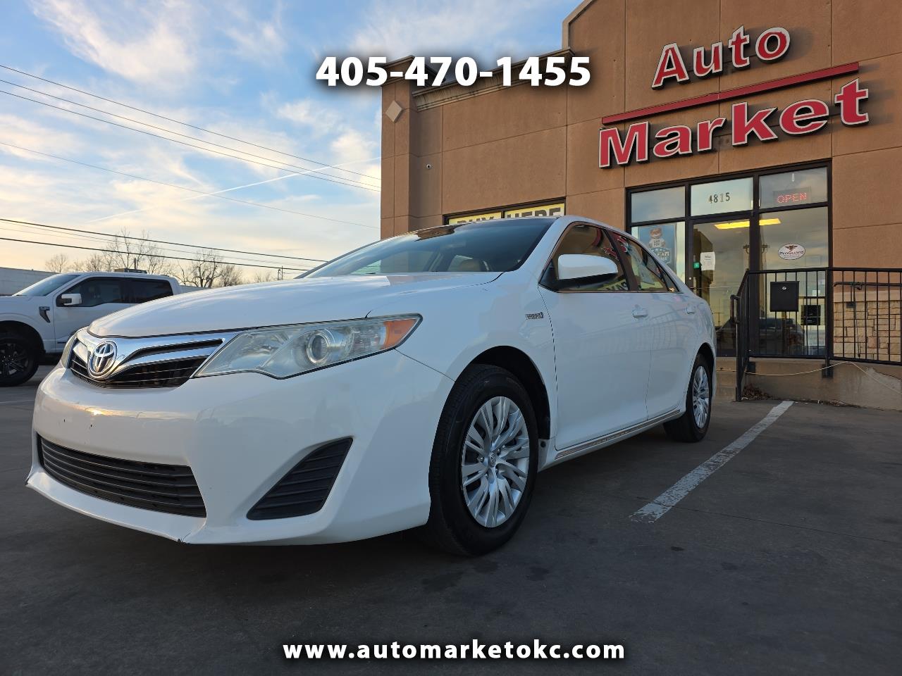 Toyota Camry Hybrid 4dr Sdn LE (Natl) 2013