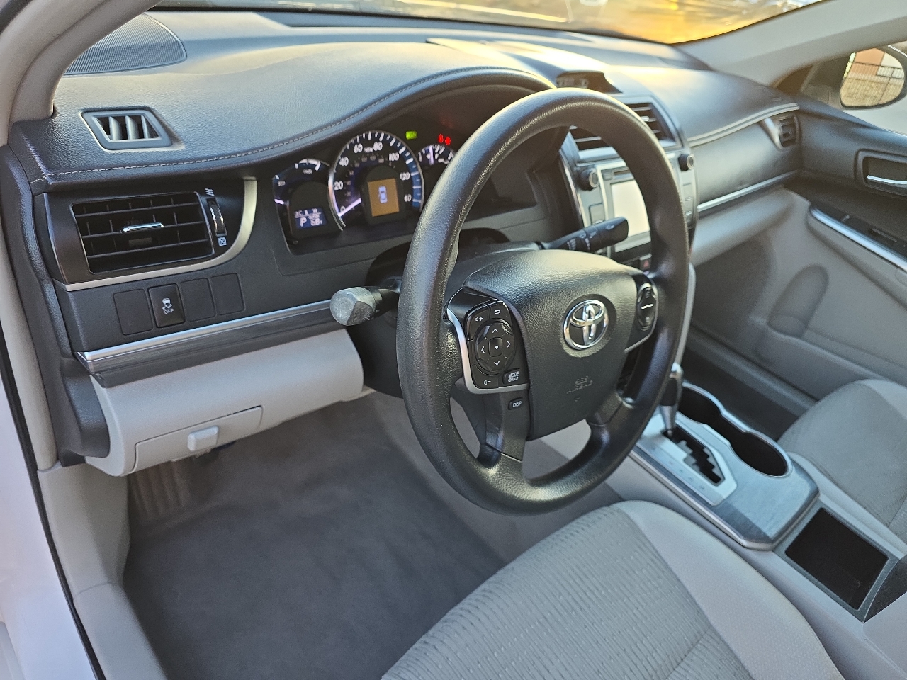 Toyota Camry Hybrid 4dr Sdn LE (Natl) 2013