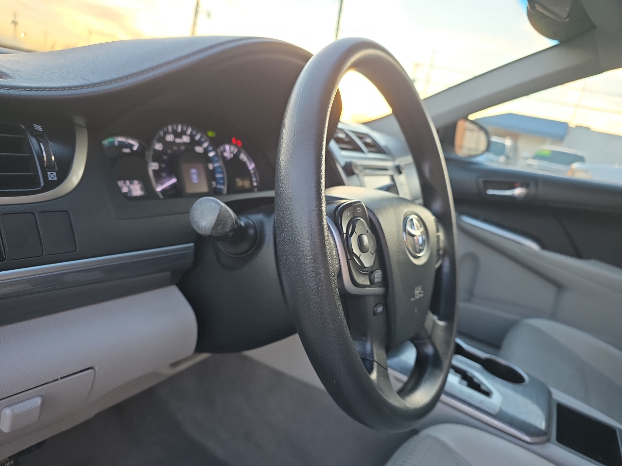 Toyota Camry Hybrid 4dr Sdn LE (Natl) 2013