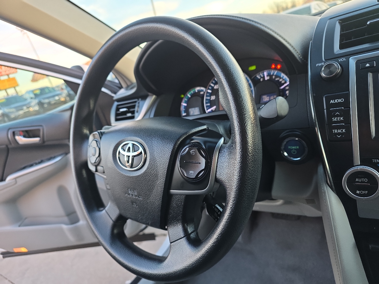 Toyota Camry Hybrid 4dr Sdn LE (Natl) 2013