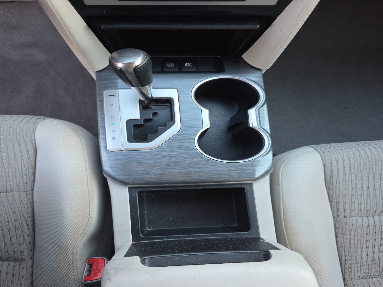 Toyota Camry Hybrid 4dr Sdn LE (Natl) 2013