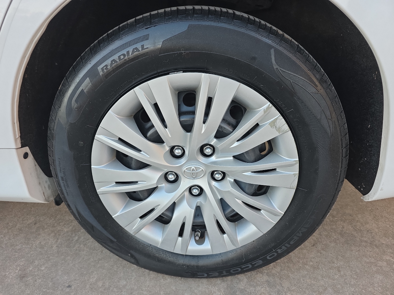 Toyota Camry Hybrid 4dr Sdn LE (Natl) 2013