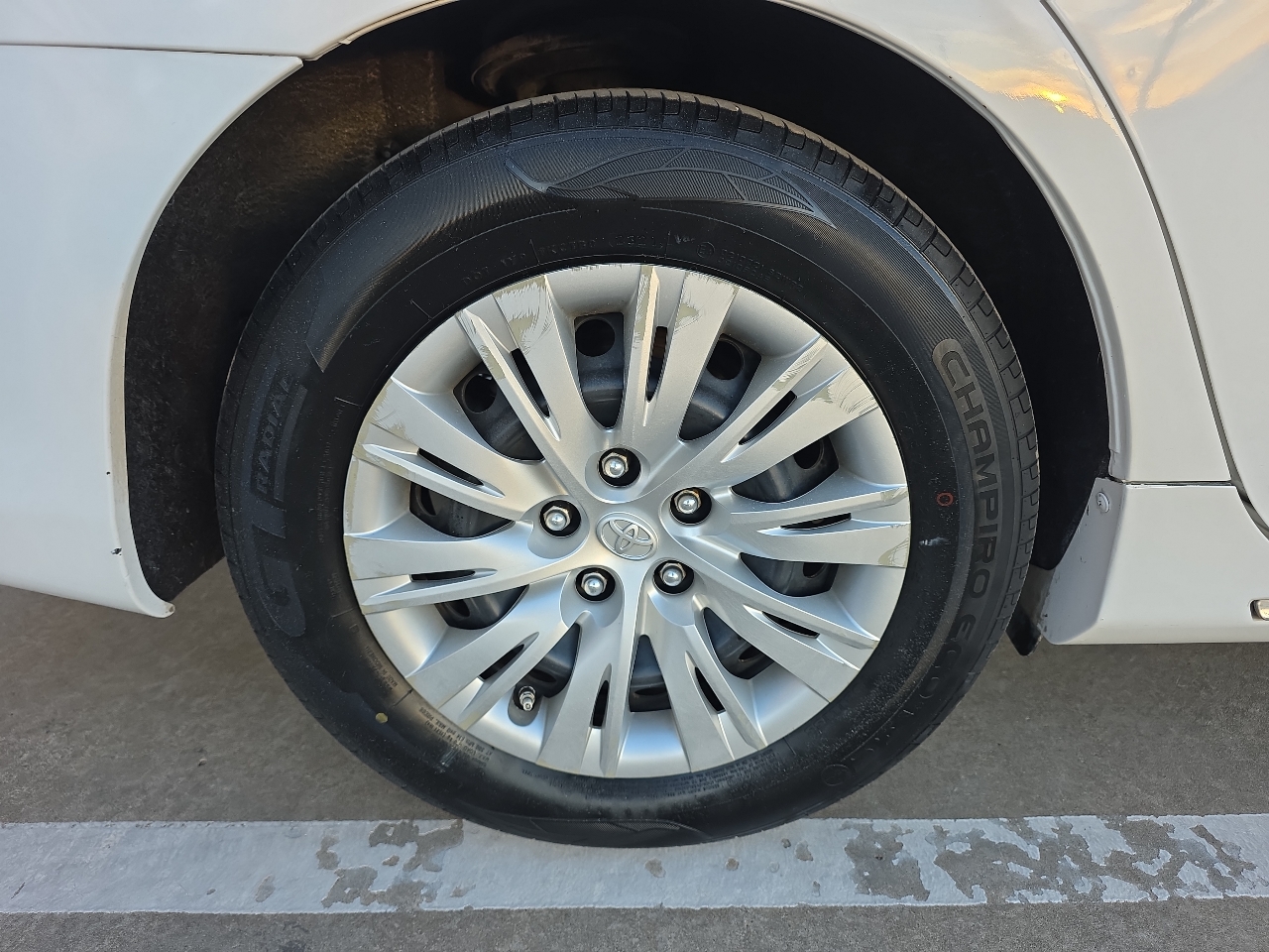 Toyota Camry Hybrid 4dr Sdn LE (Natl) 2013