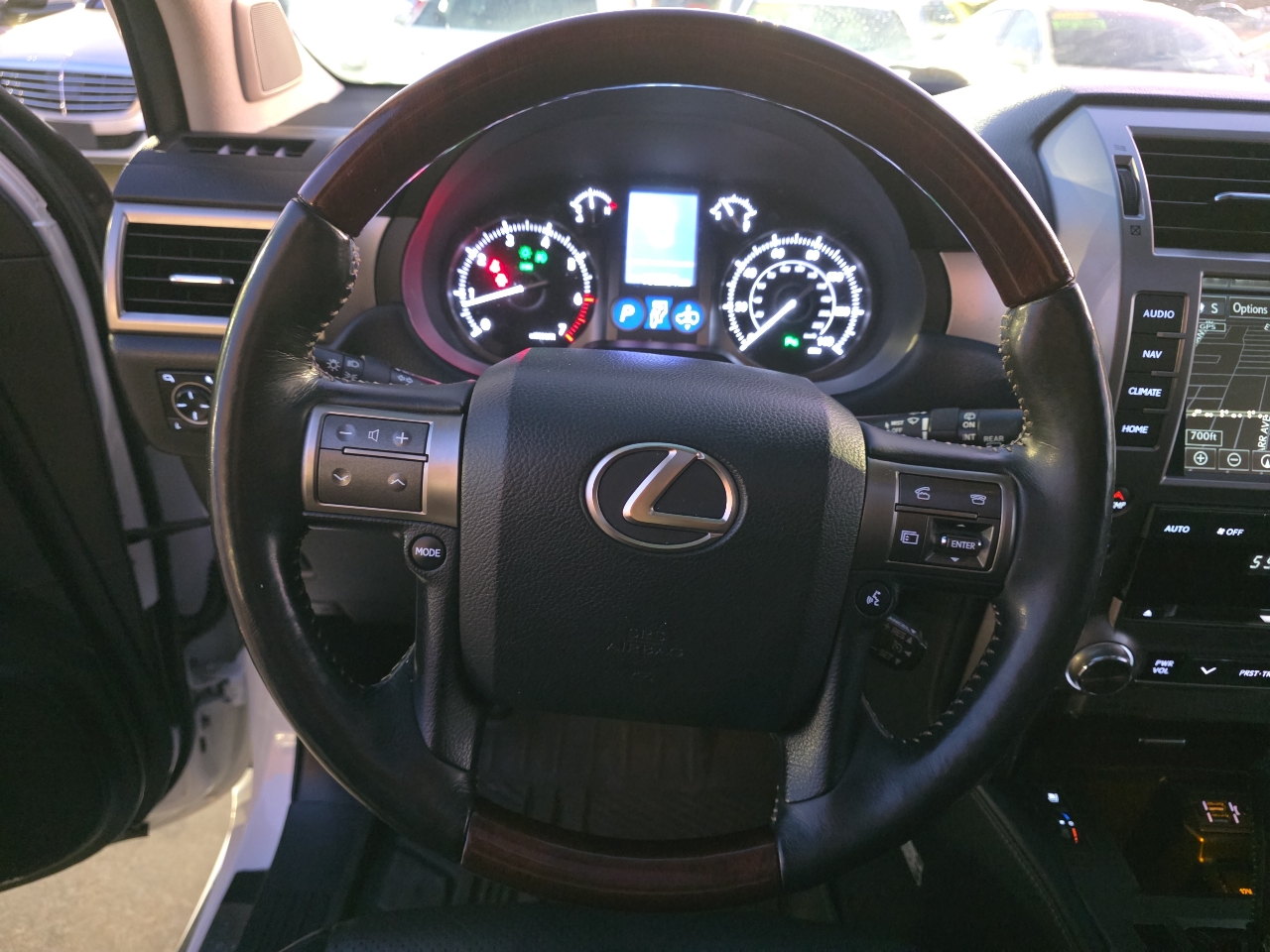 Lexus GX 460 4WD 4dr Luxury 2015