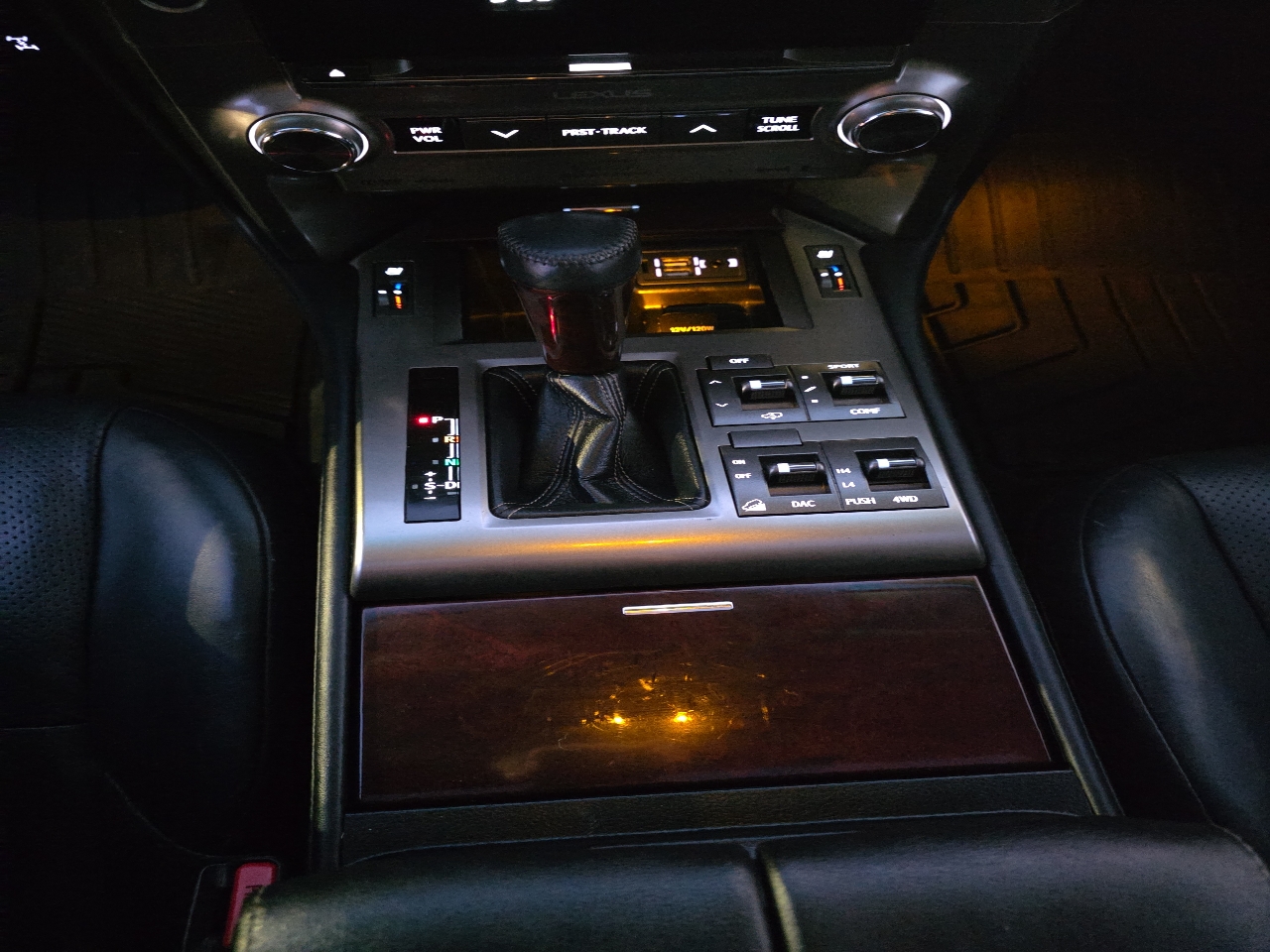 Lexus GX 460 4WD 4dr Luxury 2015