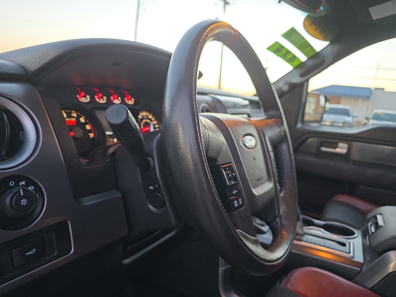 Ford F-150 4WD SuperCrew 145" SVT Raptor 2014