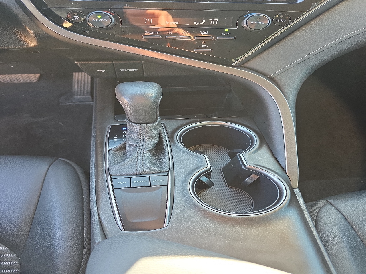 Toyota Camry SE Nightshade 4D Sedan 2024