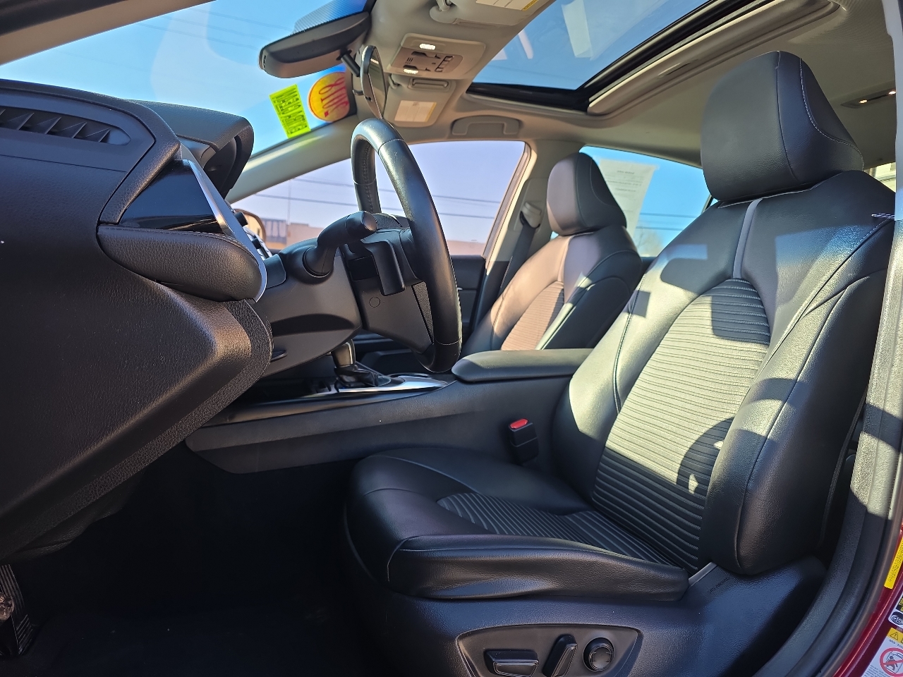 Toyota Camry SE Auto (Natl) 2018