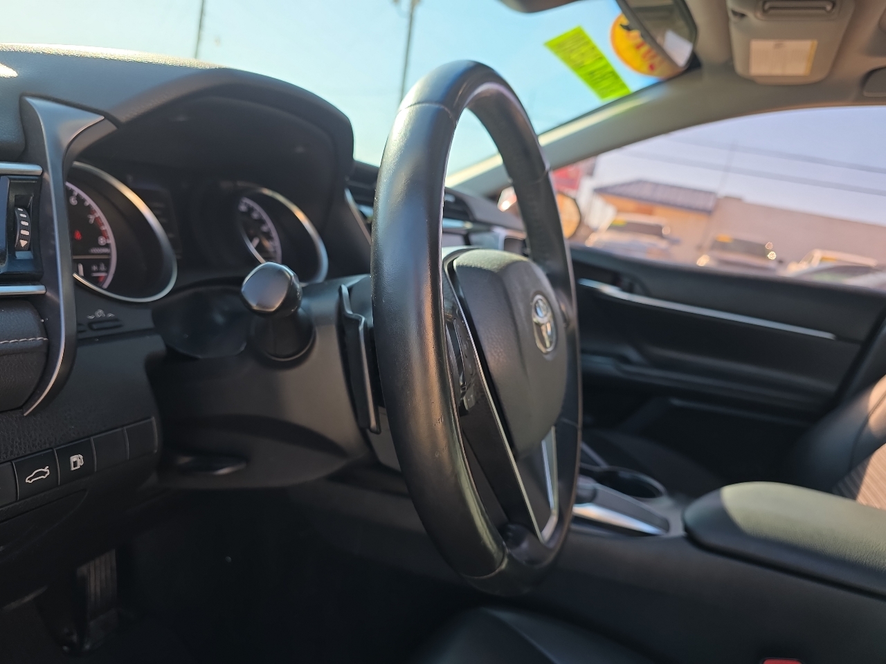 Toyota Camry SE Auto (Natl) 2018