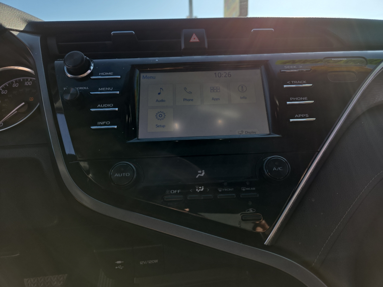 Toyota Camry SE Auto (Natl) 2018