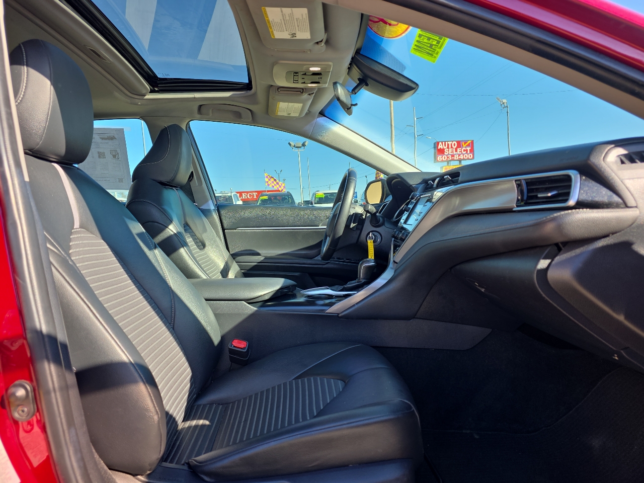 Toyota Camry SE Auto (Natl) 2018