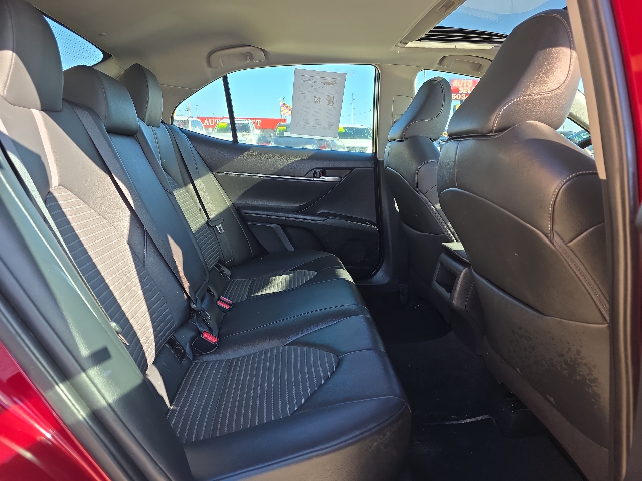 Toyota Camry SE Auto (Natl) 2018
