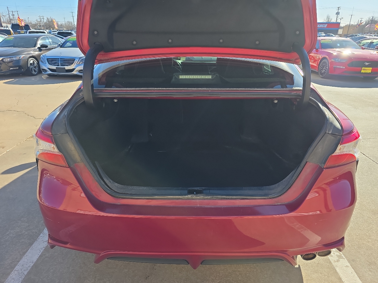 Toyota Camry SE Auto (Natl) 2018